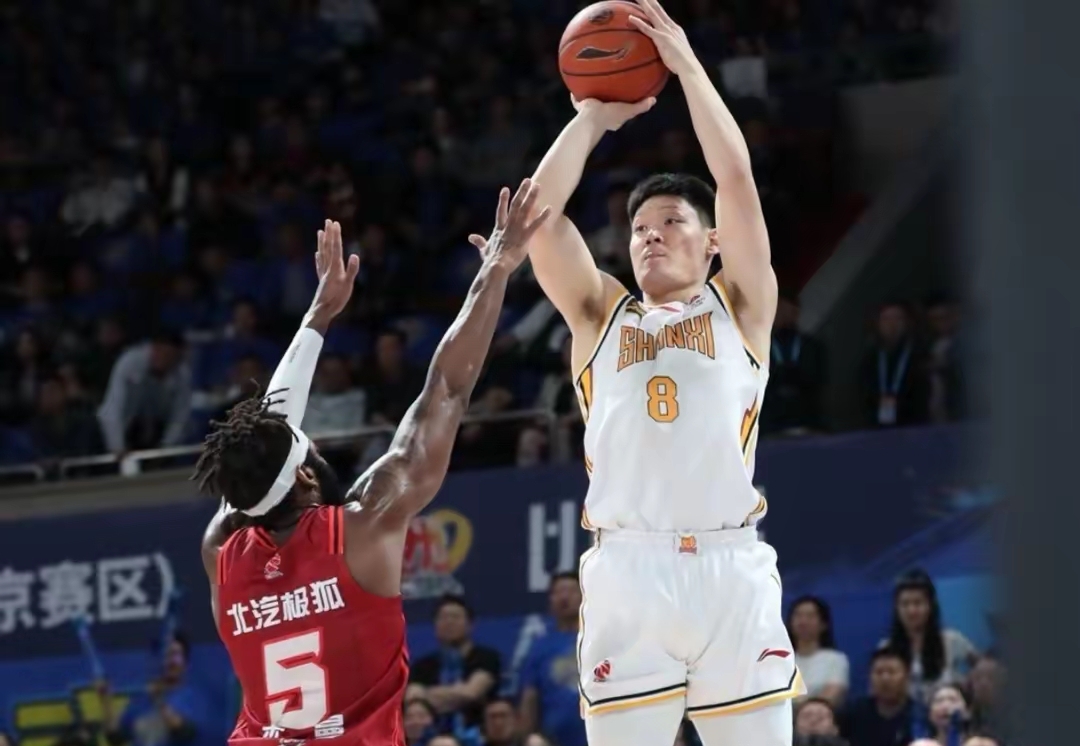 关于今晚皇家社会调整名单以备CBA常规赛，迎来里程碑环节打磨，质疑声仍在，临场指挥获称赞的信息