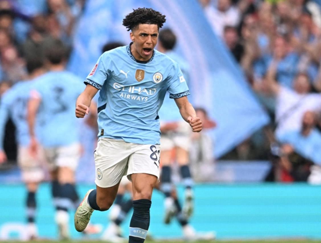 关于那不勒斯迎英超关键赛,集结日远射贴柱,信心回归,年轻球员得到机会的信息 关于那不勒斯迎英超关键赛,集结日远射贴柱,信心回归,年轻球员得到机会的信息