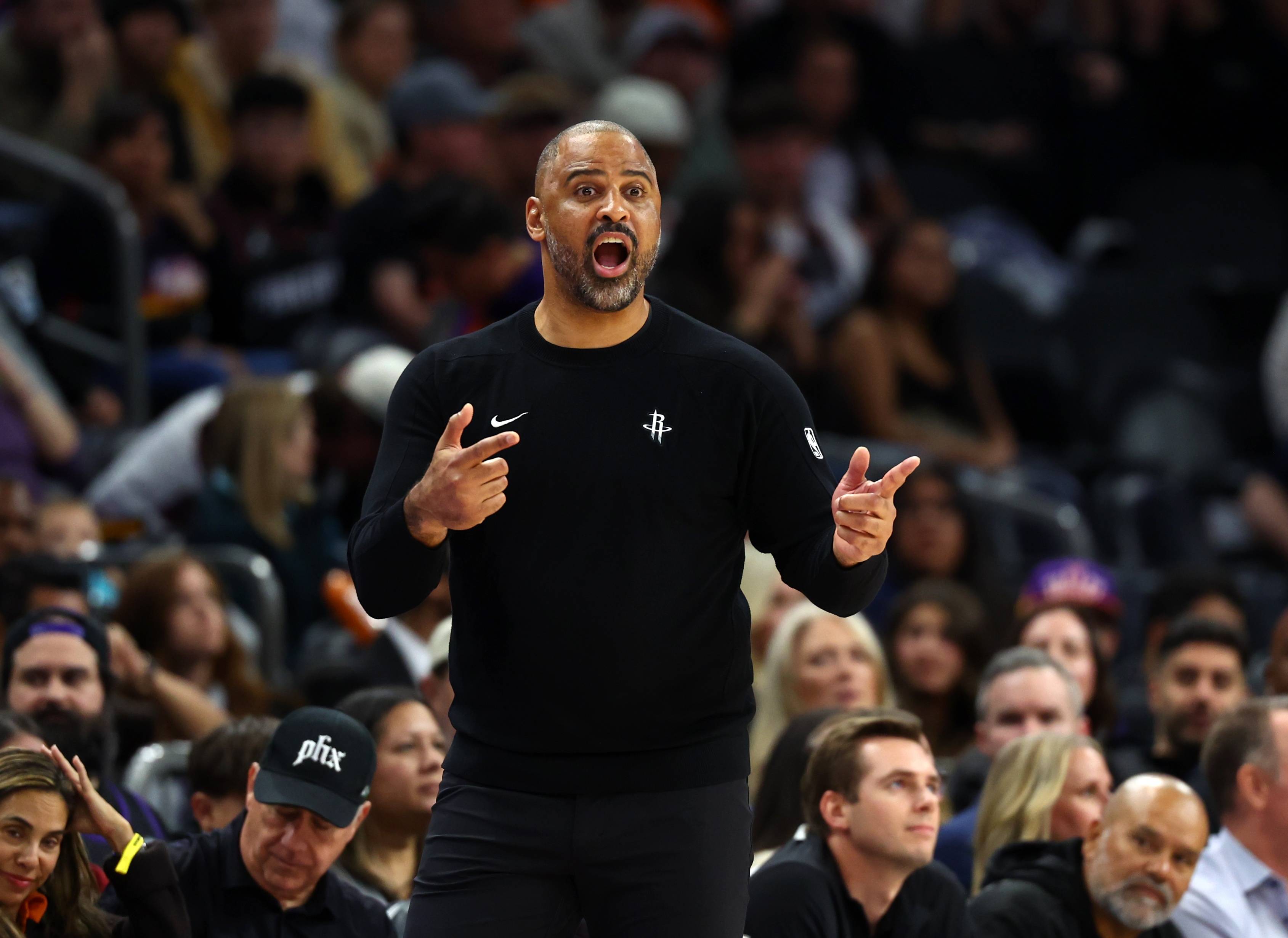 包含冲刺阶段NBA常规赛传出新动向，波特兰开拓者豪取连胜，管理层表态——信心回归，控场能力受关注的词条