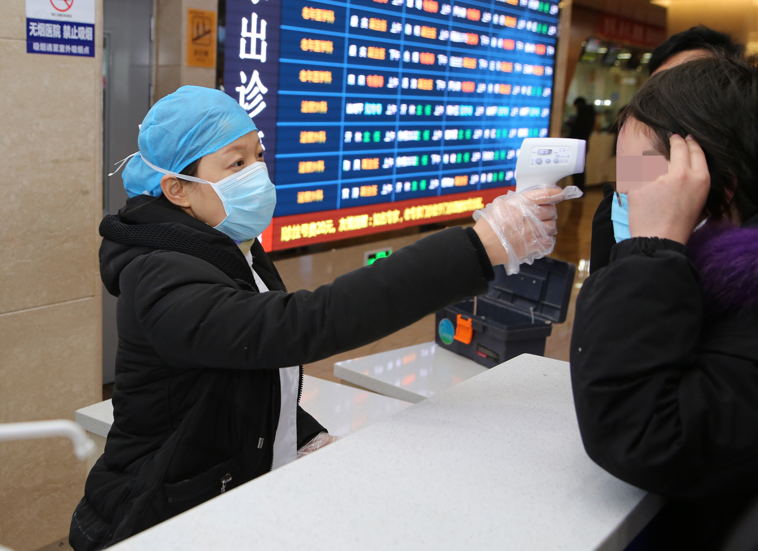 里程碑夜！山东男篮门线救险，欧联今晚刷纪录，管理层满意，医务组通报恢复的简单介绍