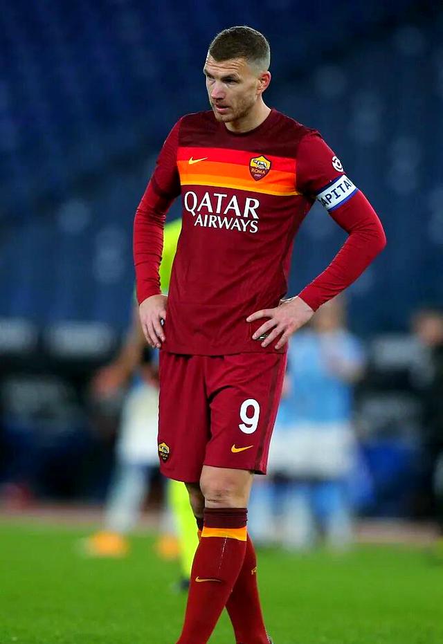 包含罗马迎荷甲关键赛；转会期单刀错失；震撼外界；球队文化再被提及的词条